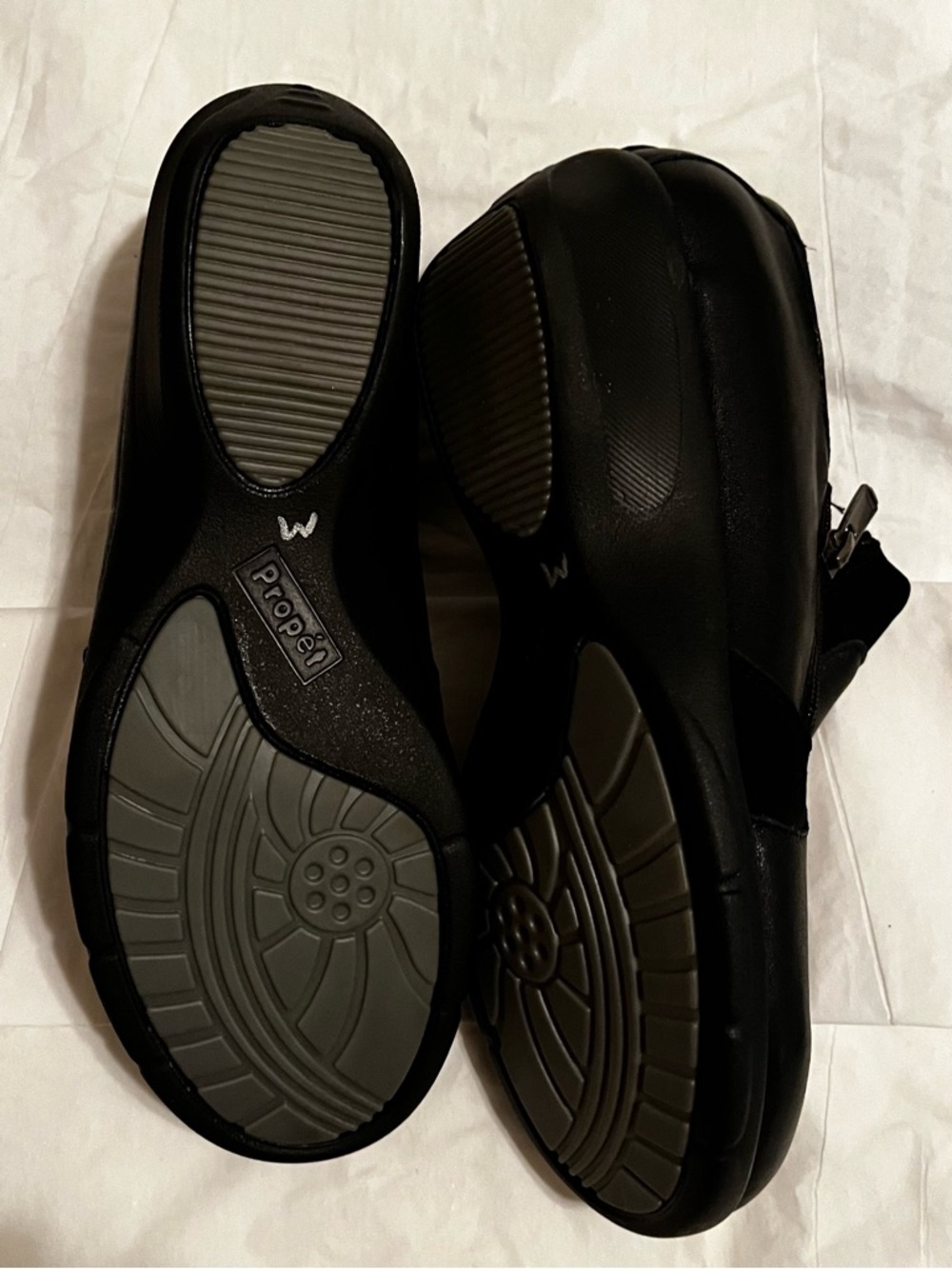PROPÉT~DELPHI BLACK LEATHER DUAL~ZIP BOOTIES~7.5W - Picture 6 of 10